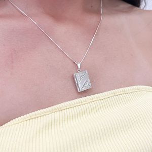 Colar Relicário Livro G Personalizado com Foto Banhado a Prata 925