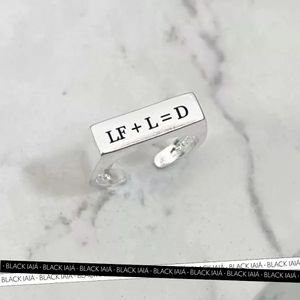 Anel Quadrado Personalizado Regulável Folheado em Prata 925