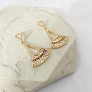 Brinco Pendulo Cristal Lu Folheado em Ouro 18k