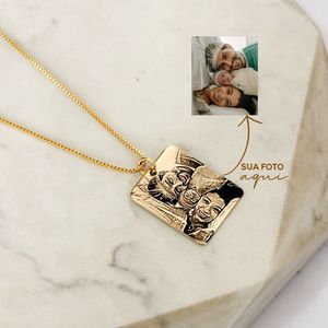 Colar Medalha Quadrada Personalizada Folheado em Ouro 18k