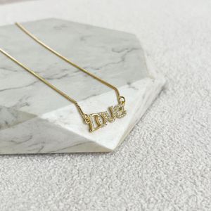 Colar Love Cravejado Folheado em Ouro 18k