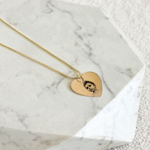 Colar Medalha Coração Personalizada Folheado em Ouro 18k