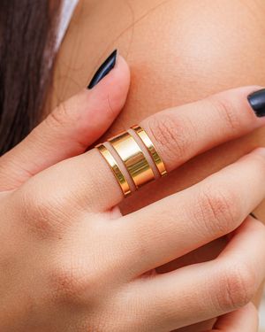 Anel Gladiador Regulável Dourado - Tarcia Carine Semi Jóias & Acessórios
