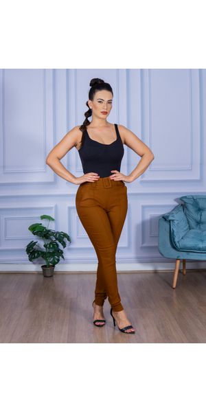 Calça Feminina Skinny Alfaiataria com Cinto Caramelo - Moda LLevo | Moda Fitness