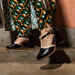 Sapato Boneca RetrÔ - Preto e Off White - CAMINHO