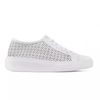 Tenis feminino em couro branco com perfura~ções no couro