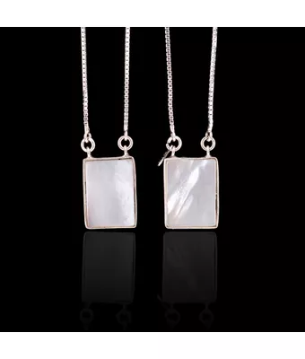 Escapulário Pedra Natural Madrepérola 15x10mm... - MANTOAN LOJA