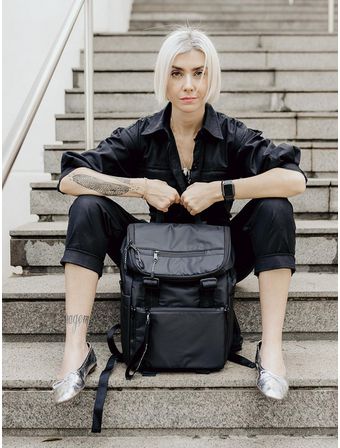 Nube Black - Thais Farage + A_línea - ALINEA-BR