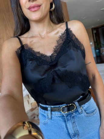 Blusa Acetinada Preta Selena - SUBLIME 