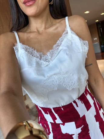 Blusa Acetinada Off Selena - SUBLIME 