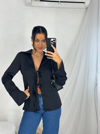 Blusa Acetinada Preta Lilian - SUBLIME 