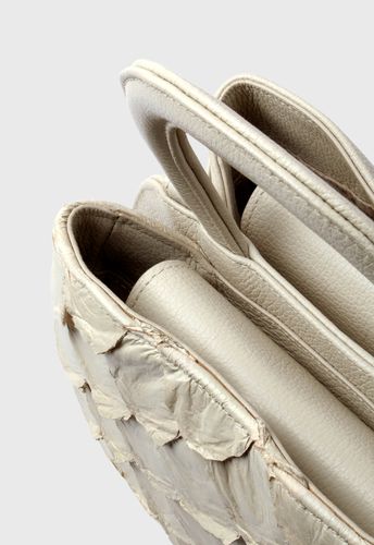 Bolsa Iara Off white Pirarucu