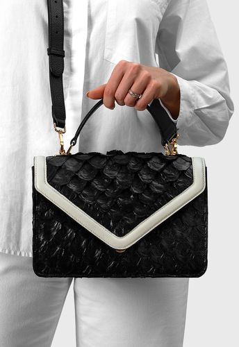 Bolsa Milena Preto com Off White Pirarucu