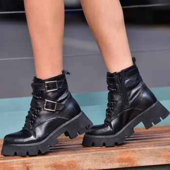 Bota Coturno Tratorada Dorf Feminina Couro Preto - DORF