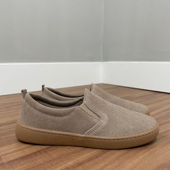 Slip On Camila - Couro Camurça Areia - B548 - Outlet Banana Rosa