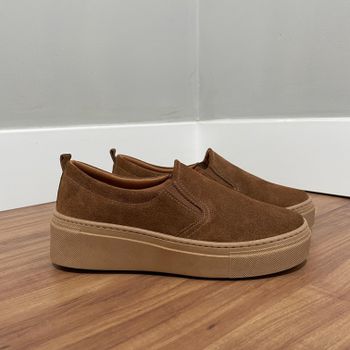 Slip On Carol - Couro Camurça Caramelo - B542 - Outlet Banana Rosa
