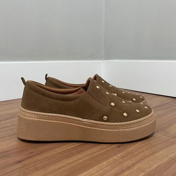 Slip On Charlotte - Camurça Caramelo - B564 - Outlet Banana Rosa