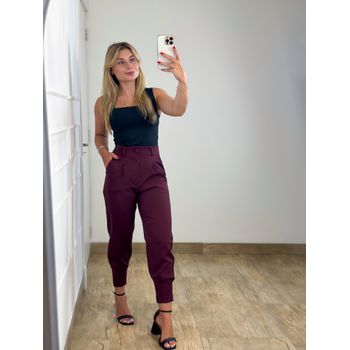 Calça Cenoura Alfaiataria Vinho