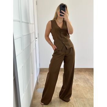Conjunto Alfaiataria Calça e Colete Marrom
