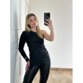 Blusa Assimétrica Preta