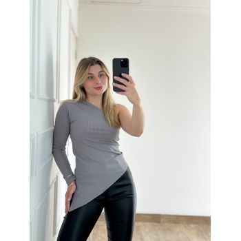 Blusa Assimétrica Cinza