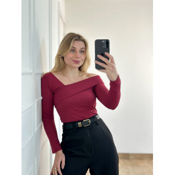 Body Assimétrico Vinho