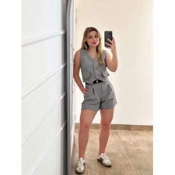Conjunto Short e Colete Cinza