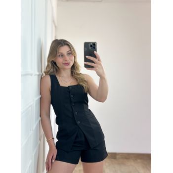 Conjunto Alfaiataria Short e Colete Preto