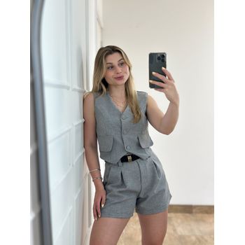Conjunto Short e Colete Cinza