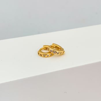 Argola Click Com pontos de Luz Banhada a Ouro 18k ... - Roanne Jóias