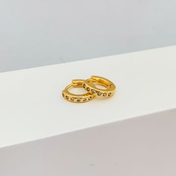Argola Click Com Pontos De Luz Banhada A Ouro 18k ... - Roanne Jóias