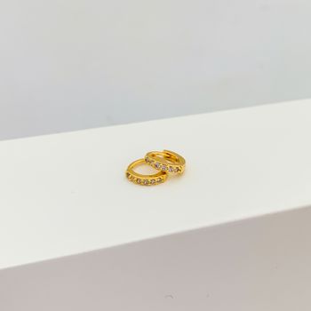 Argola Click Cravejada Zirconia Cristal Banhada a ... - Roanne Jóias