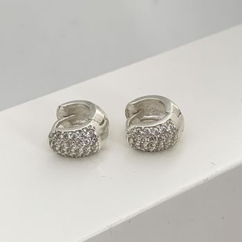 Brinco Argola Abaulado com Zirconia Prata 925 - 10... - Roanne Jóias