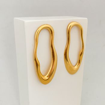 Brinco Oval Ondulado Banhado a Ouro 18k - 10118317... - Roanne Jóias