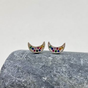 Brinco Lua Cravejado de Zircônia Colorida Prata 92... - Roanne Jóias