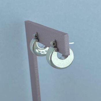 Argola Pequena Lisa Eletroformação Prata 925 - 107... - Roanne Jóias
