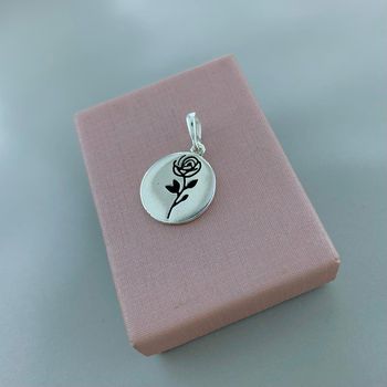 Pingente Medalha com Rosa Prata 925 - 107925 - Roanne Jóias