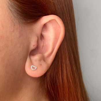 Brinco Baby Coraçao com Zirconia Vazado Prata 925 ... - Roanne Jóias