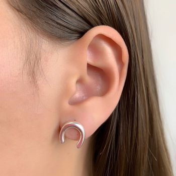 Brinco Prata Legitima 925 Ferradura Lisa - 1011831... - Roanne Jóias