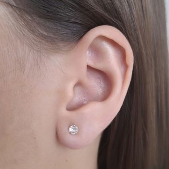 Brinco Solitário Zirconia Cristal 4mm Semijoia - 1... - Roanne Jóias