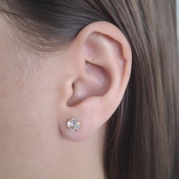 Brinco Solitário Zirconia Cristal 6mm Semijoia - 1... - Roanne Jóias