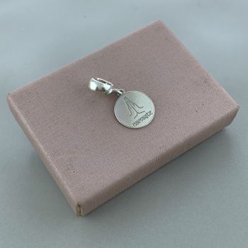 Berloque Namaste Prata 925 - 1011832235 - Roanne Jóias
