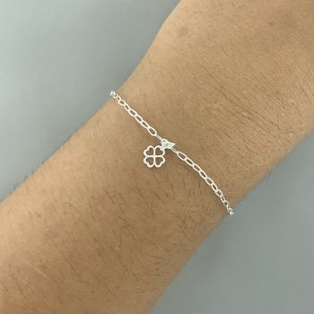 Pulseira com Pingente Trevo Vazado 1,0gr Prata 925... - Roanne Jóias