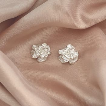 Brinco Flor Rendada Prata 925 - 1011832447 - Roanne Jóias