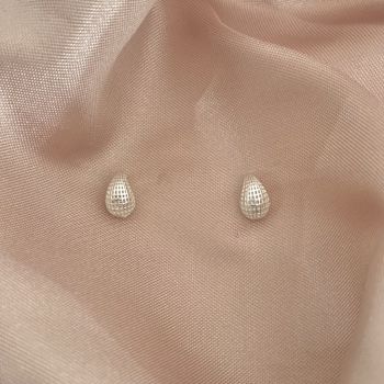 Brinco Gota Pequena Renda Italiana Prata 925 - 101... - Roanne Jóias