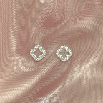 Brinco Trevo Vazado com Zirconia Prata 925 - 10118... - Roanne Jóias