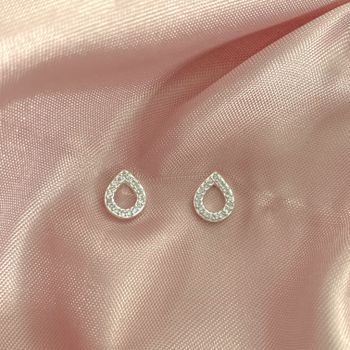 Brinco Gota Vazado com Zirconia Prata 925 - 101183... - Roanne Jóias