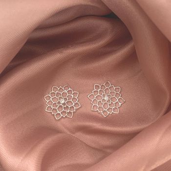Brinco Flor Mandala com Ponto Luz prata 925 - 1011... - Roanne Jóias