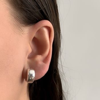 Argola Prata Legitima 925 Média Lisa Largura 7 mil... - Roanne Jóias