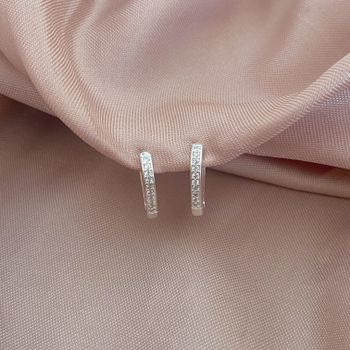 Argola Média Triangular com Zirconia Prata 925 - 1... - Roanne Jóias